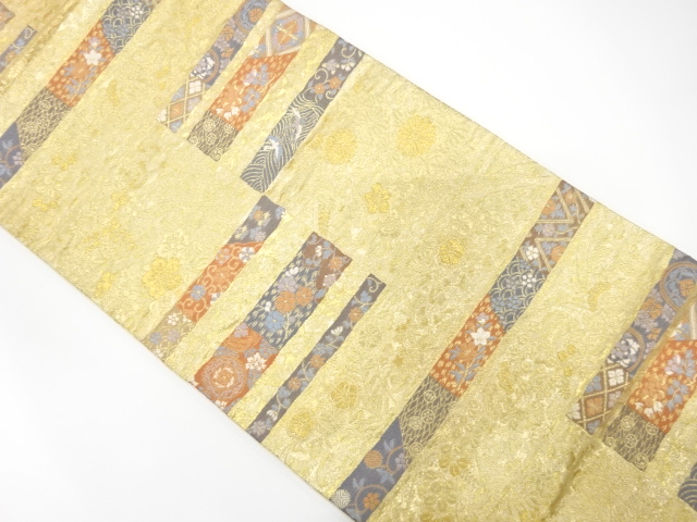 横段に花模様織出し袋帯